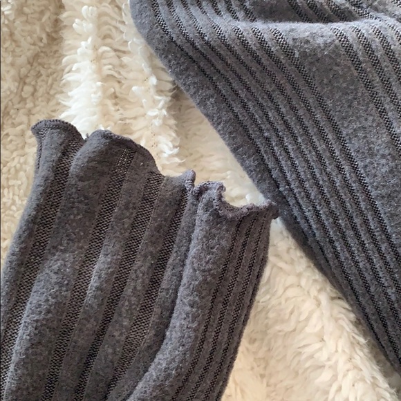 🛍3/$25  AERO Cropped Shirt - Picture 3 of 3